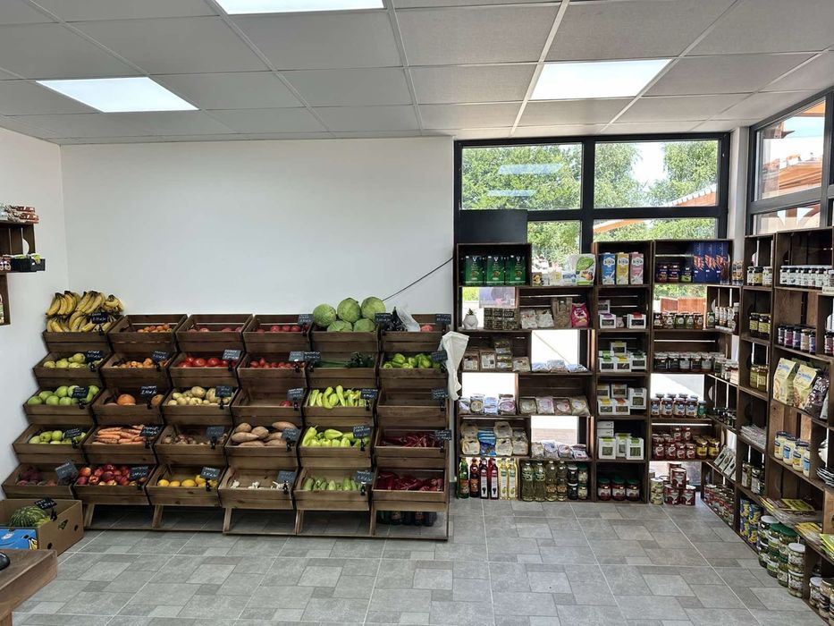 стелажи от дървени щайги за плод и зеленчук