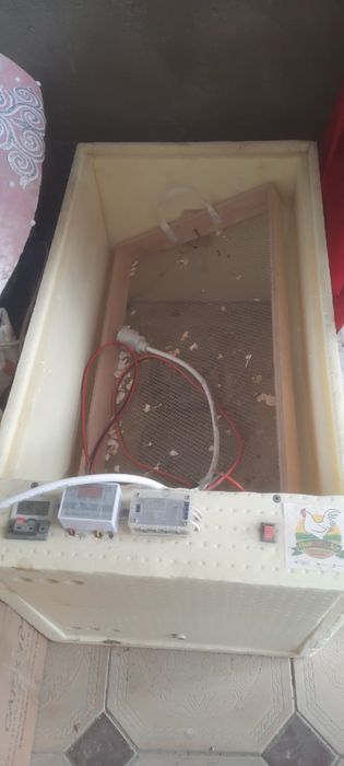 Инкубаторы в хорошем качестве 2шт