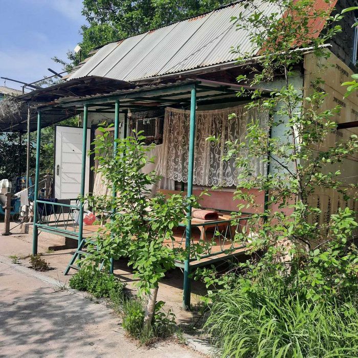 Продаётся дача с баней, двумя домами и бассейном