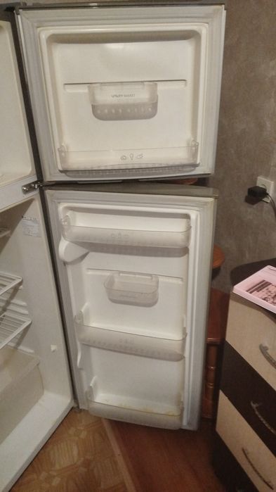 Продам холодильник LG
