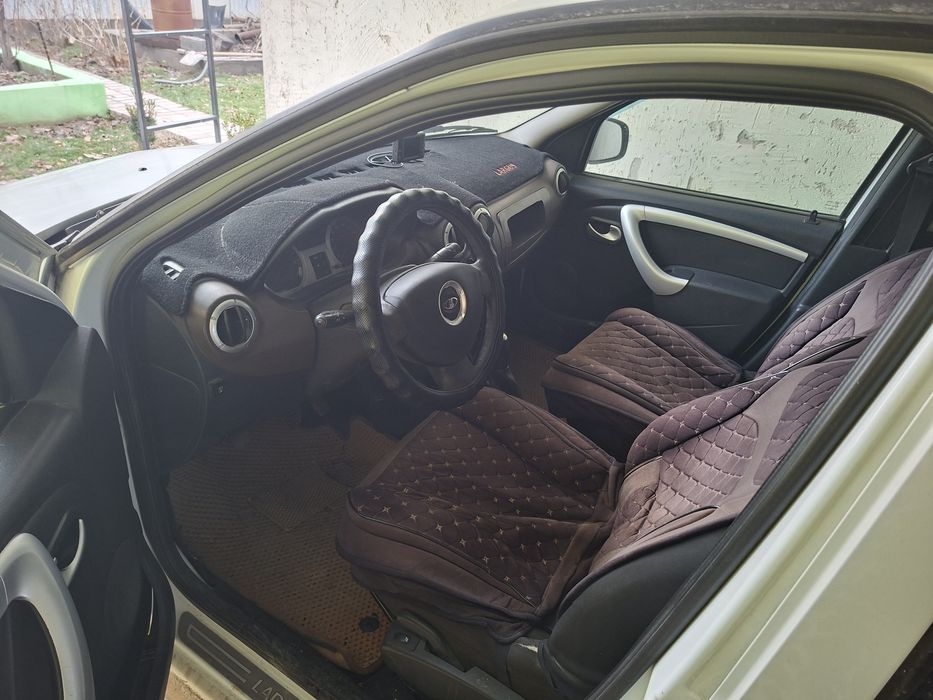 Продам машину Ларгус