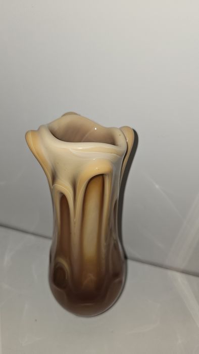 Винтидж стъклена арт ваза