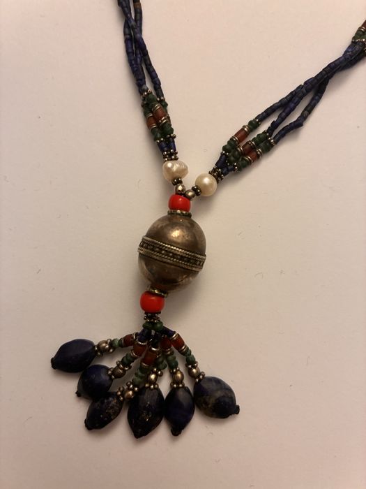 Colier vechi etnic/tribal din Lapis Lazuli, perle si pietre naturale