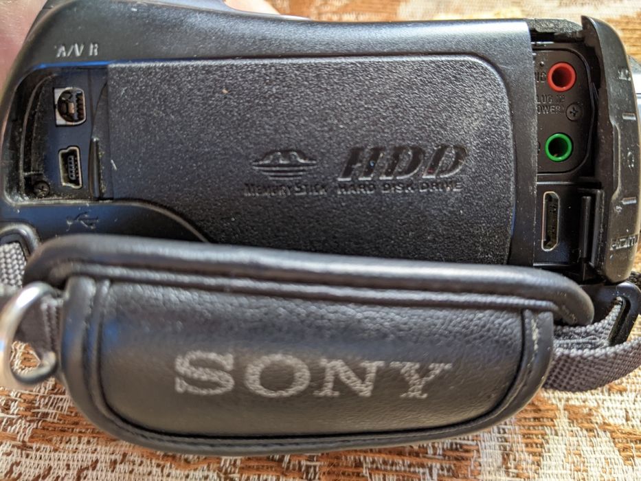 Продам ручную камеру, Sony HDR-SR11E/SR12E