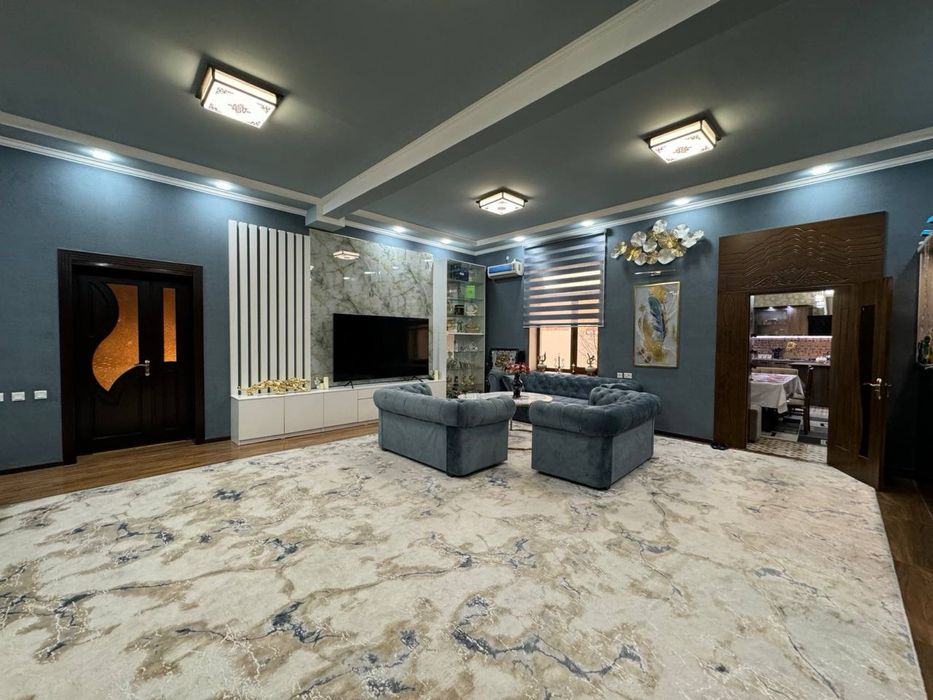 5.5 sotiqli hovli sotiladi.