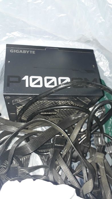 Блоки питания Gigabyte Gold-серии
