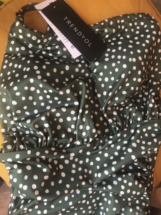 Цял бански в маслено зелен цвят