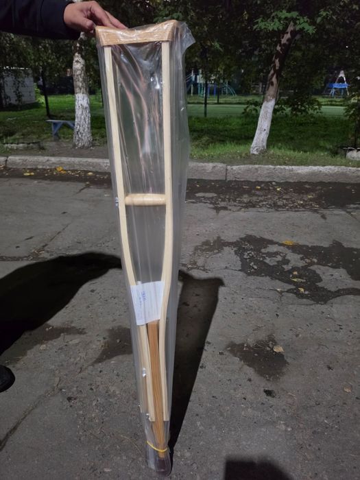 Продам костыль деревянный