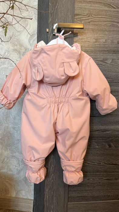 Продам комбинезон весенний на девочку
