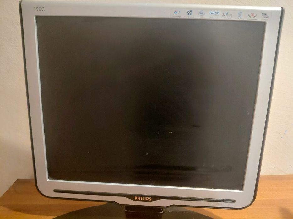 Продавам монитор