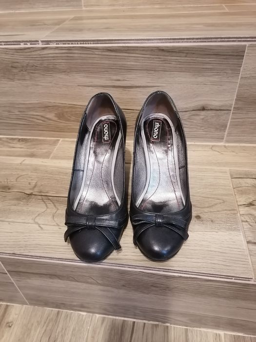 Vând Pantofi Model MonoShoes