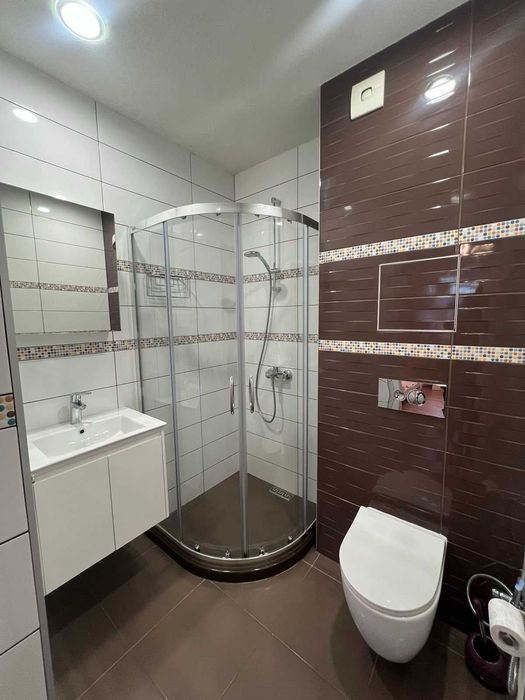 Дава се под наем Тристаен апартамент в София, Малинова долина - 130 кв.м за 950 € - Снимка #10