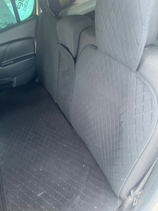 Продам авточехол в хорошем состоянии