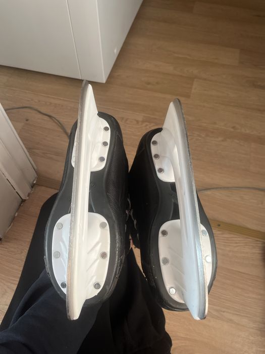 Коньки в отличном состояний