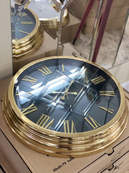 Часы металические