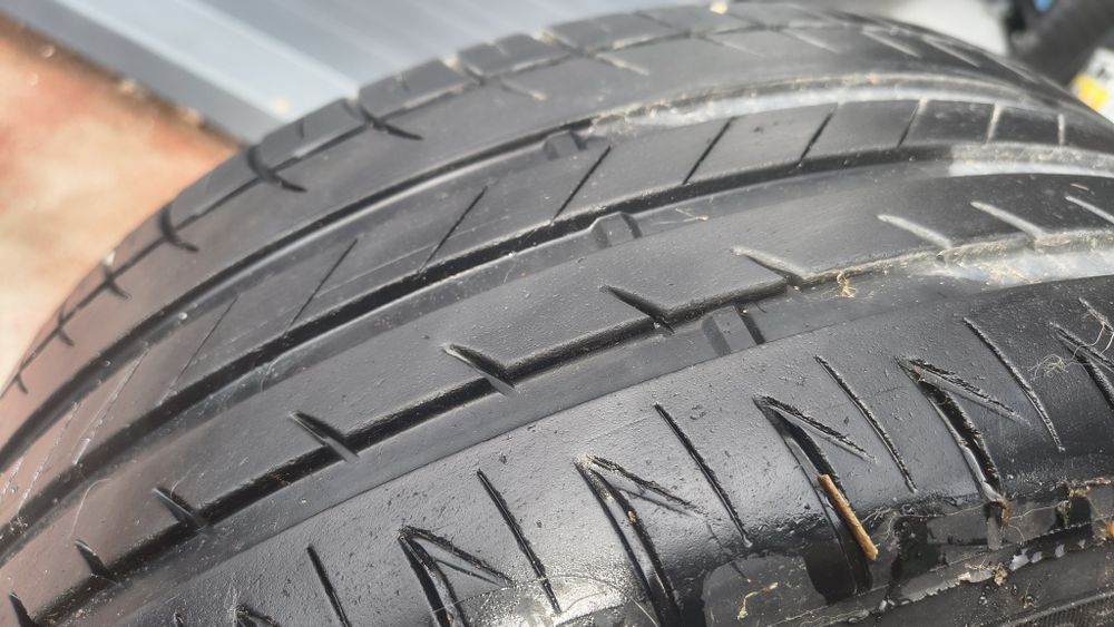 Vând anvelope de vara 265 60 18sau 245 40 19 sau 205 50 15