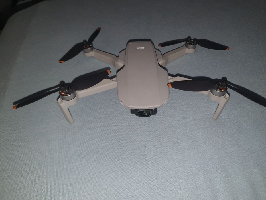 Drona dji mini 2