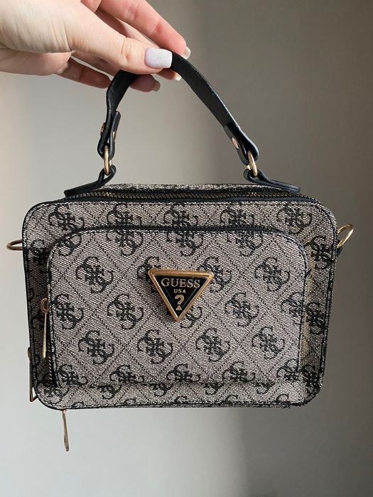 НОВИ  ! Чанти - GUESS