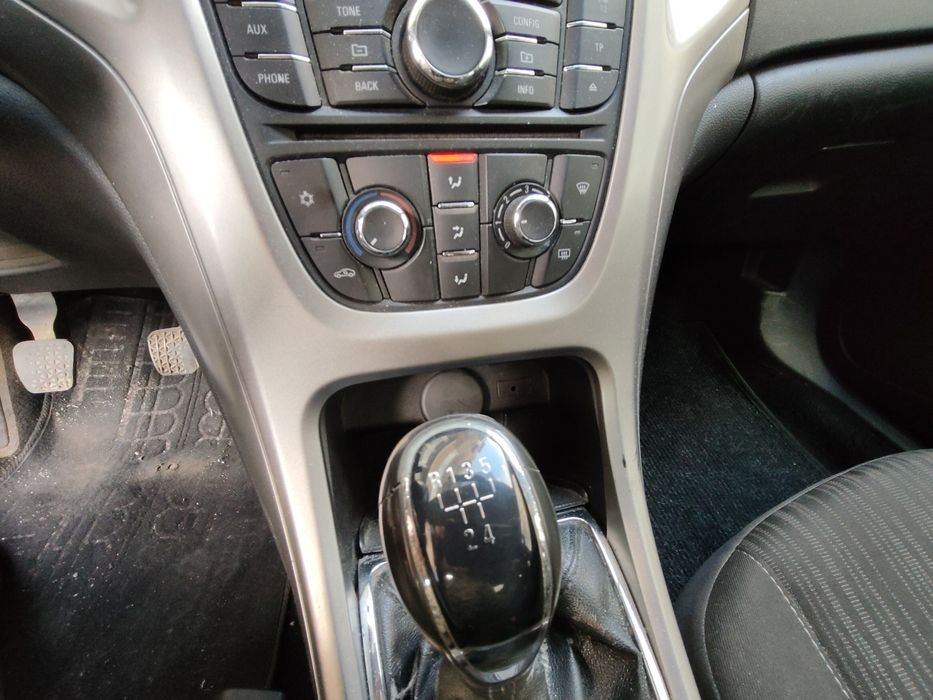 Opel Astra J Benzina