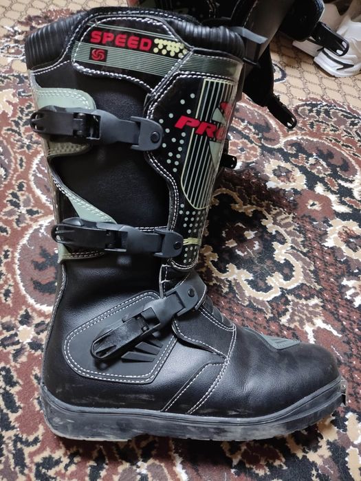 Продам Мотоботы.