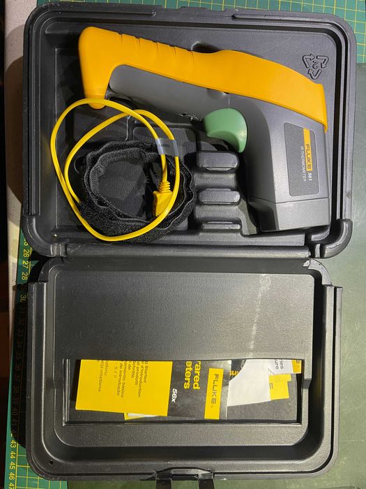 FLUKE 561 цифров термометър