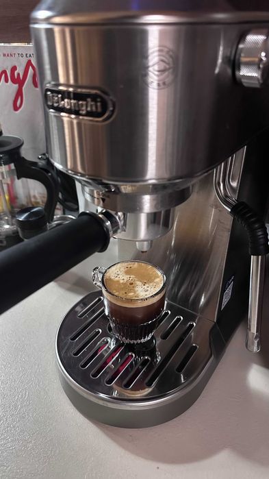 Еспресо машина De’Longhi Dedica Duo EC890.M