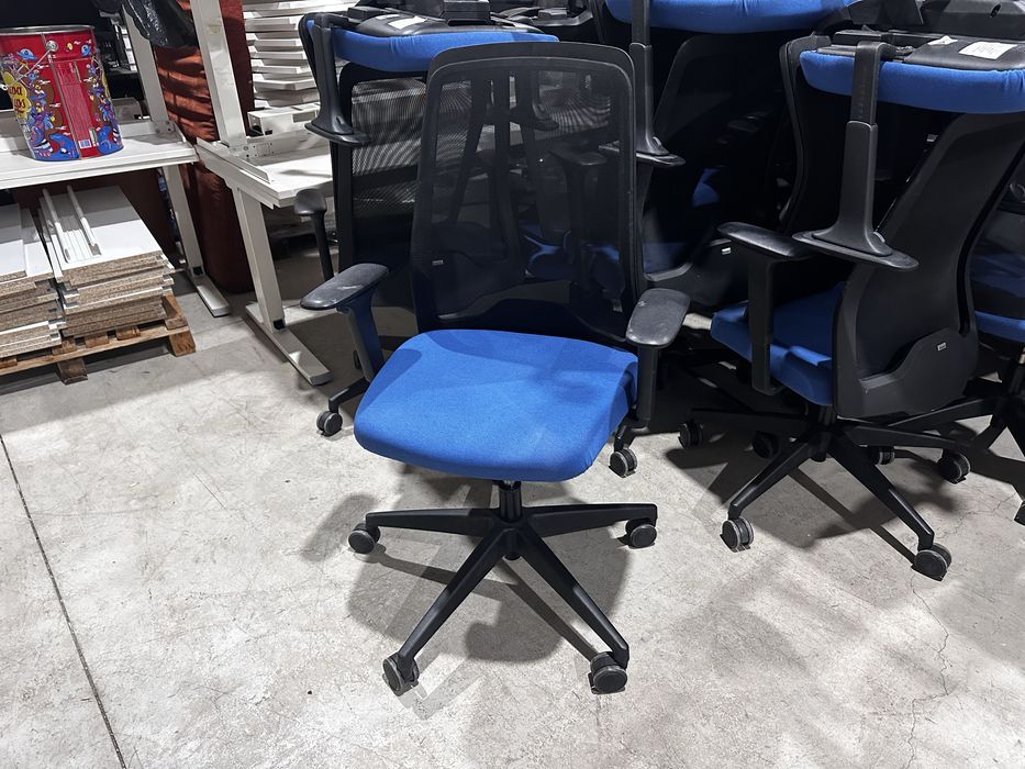 Ергономични офис столове Interstuhl – висок клас (20 бр.)