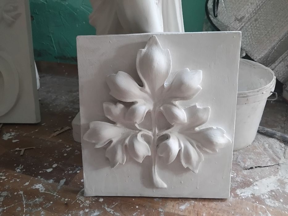 Гипсовые головы, бюсты статуи, розетки