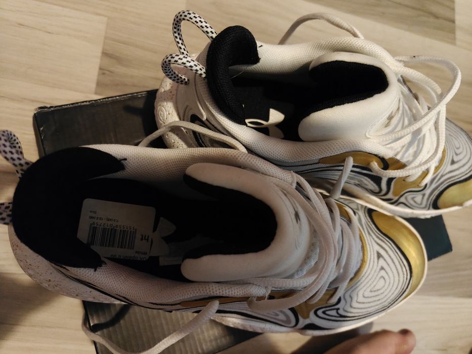 Under Armour Spawn 6 Basketball Trainers