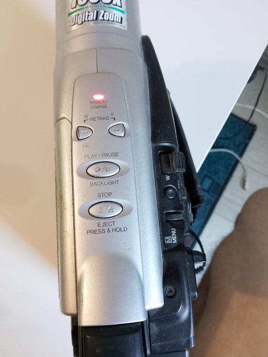 Продам видеокамеру