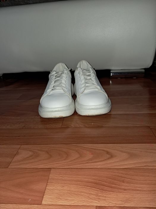 Кроссовки женские