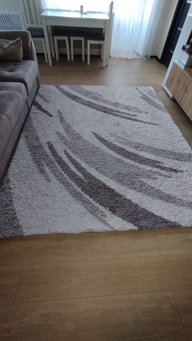 Продам Коврик в гостиную