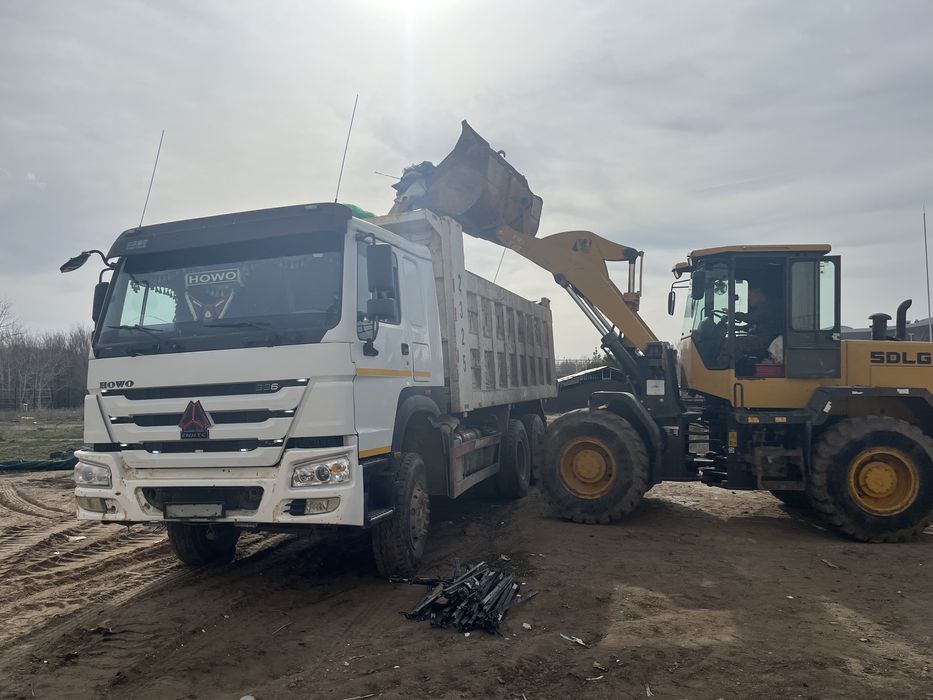 Китаец самосвал , Мусор, снег