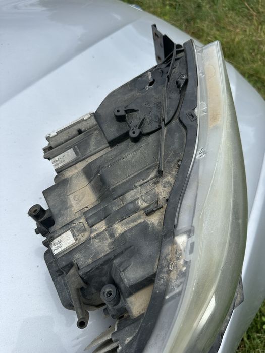 Far dreapta bi xenon bmw e 90 facelift