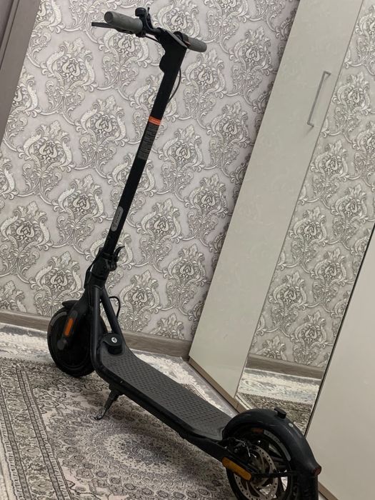 электросамокат Ninebot KickScooter E2