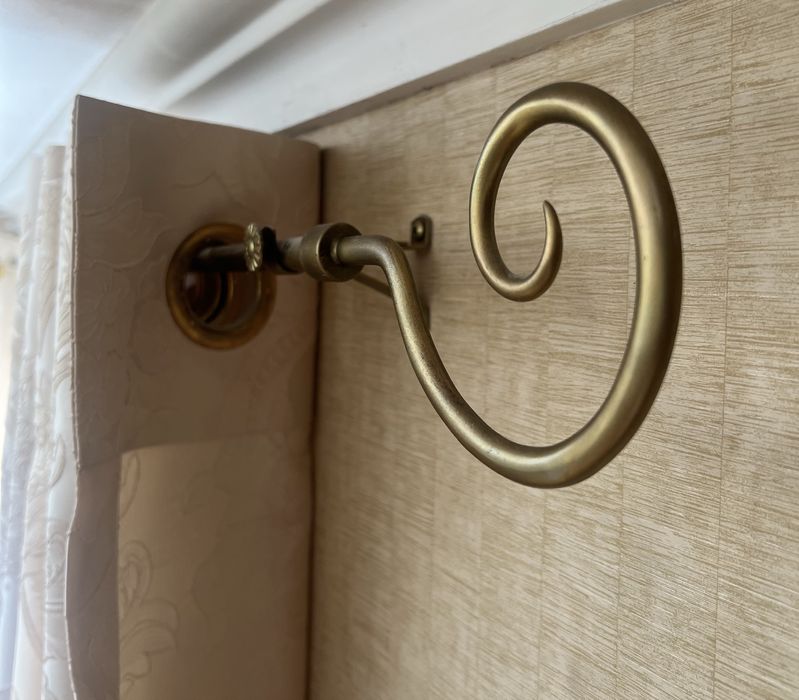 Карниз для штор.