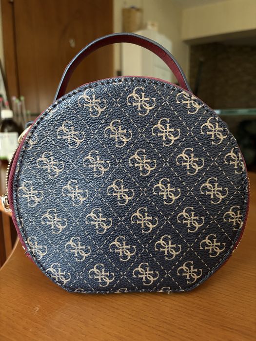 Чанта през рамо на GUESS