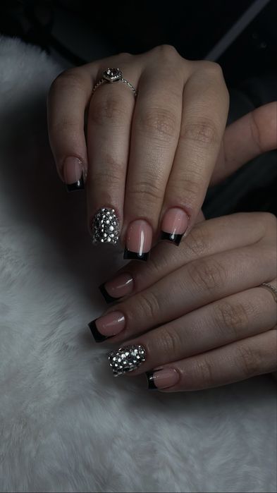 Realizez manichiura-pedichiura  gel și semi
