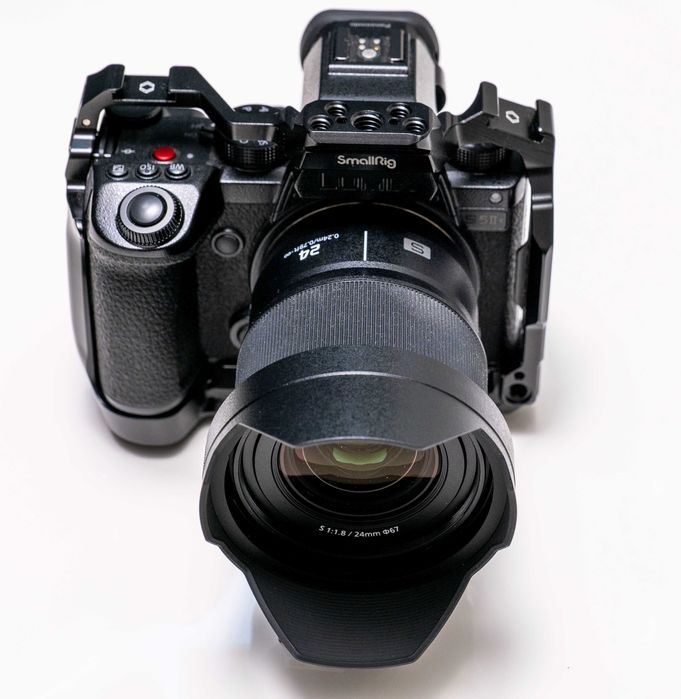 Panasonic Lumix S5II X  + Small Rig cage + 24mm + 35mm f1.8