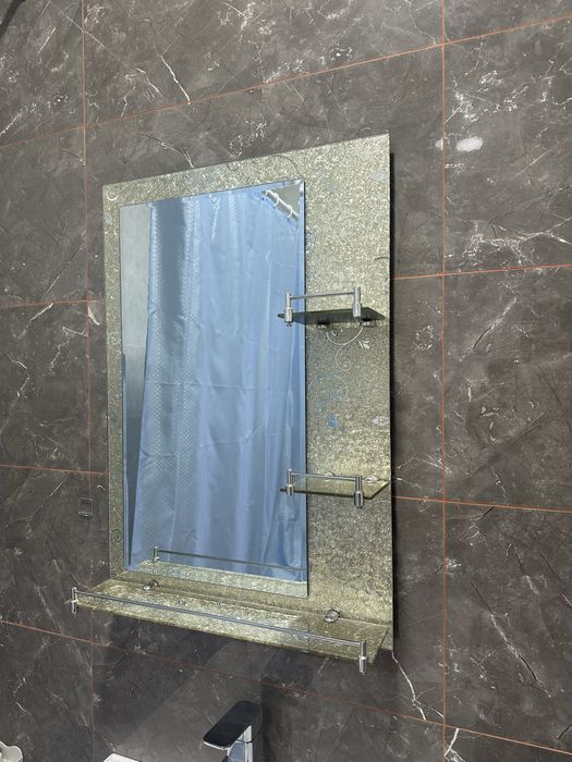 Продам зеркало в хорошем состоянии