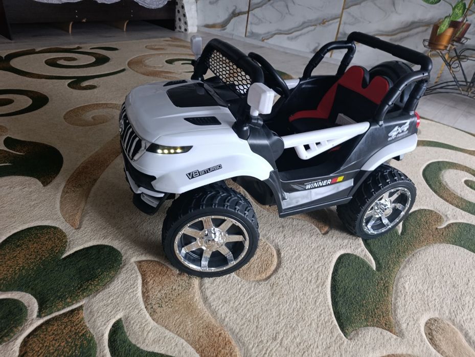 Электромобиль внедорожник 4WD