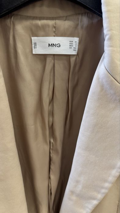 Продаю два пиджака Mango и Остин