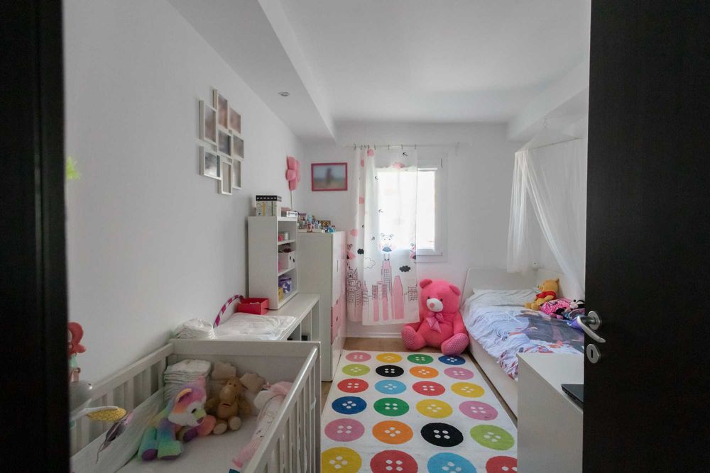 Vilă 4 camere de colț în Cosmopolis | Curte 107 mp | Încălzire în pardoseală | 2 locuri parcare | Lângă Strip Mall
