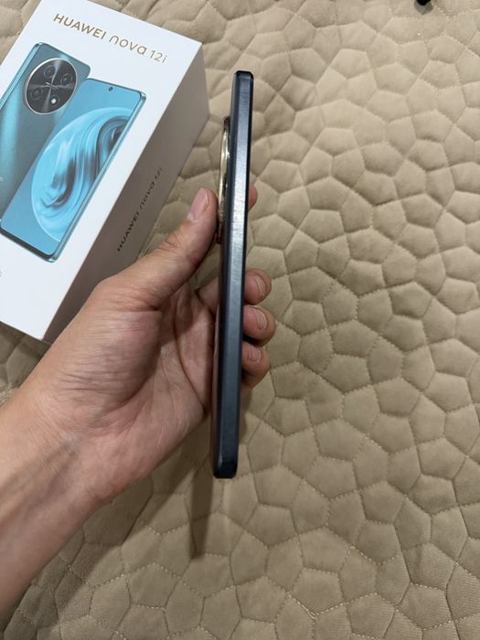 Huawei nova12i в хорошом состояние