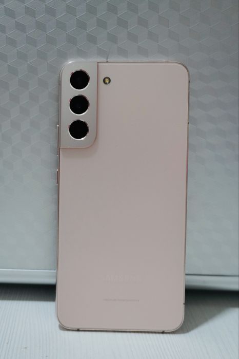Продается смартфон Samsung Galaxy S22 plus