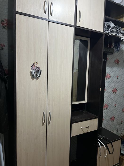 Продам прихожую 25000