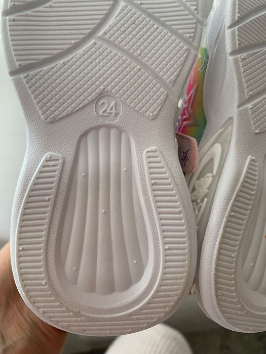 Детски светещи обувки