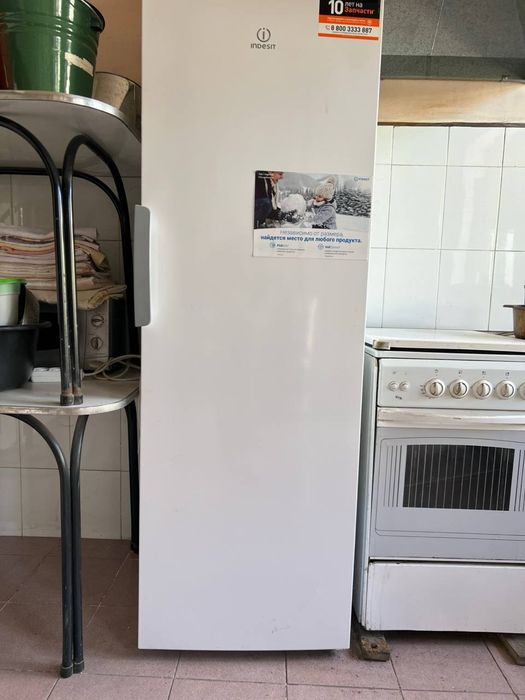 Холодильник indesit