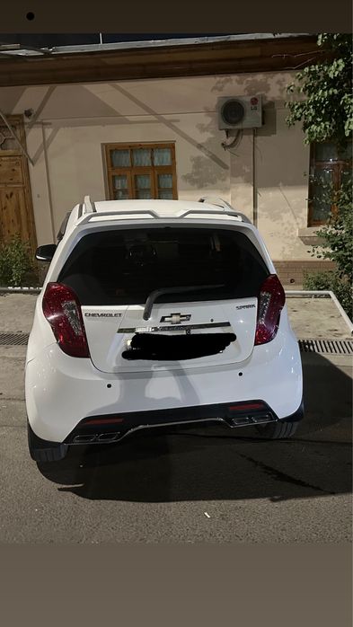 Chevrolet spark  sotiladi