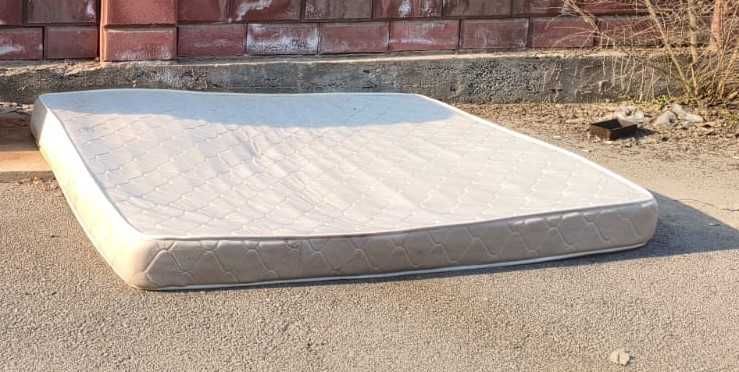 матрас 200-220 старый